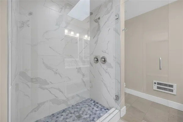 $899,900 | 101 Cardinal Drive, Seneca, SC 29672