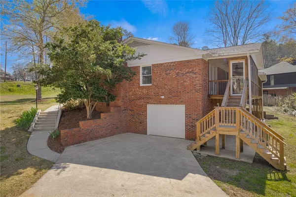 $899,900 | 101 Cardinal Drive, Seneca, SC 29672