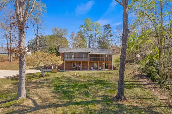 $899,900 | 101 Cardinal Drive, Seneca, SC 29672