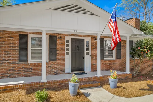 $899,900 | 101 Cardinal Drive, Seneca, SC 29672