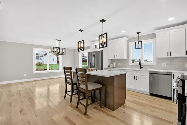 $699,999 | 42 East Street, Granby, MA 01033