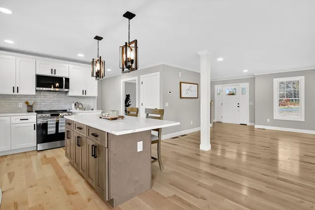 $699,999 | 42 East Street, Granby, MA 01033