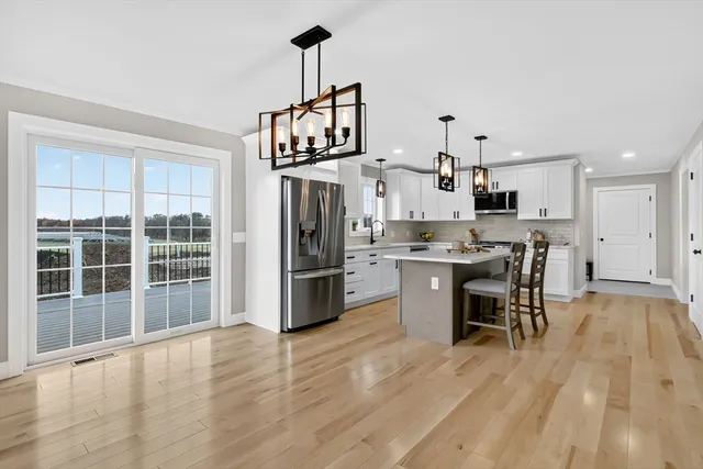 $699,999 | 42 East Street, Granby, MA 01033