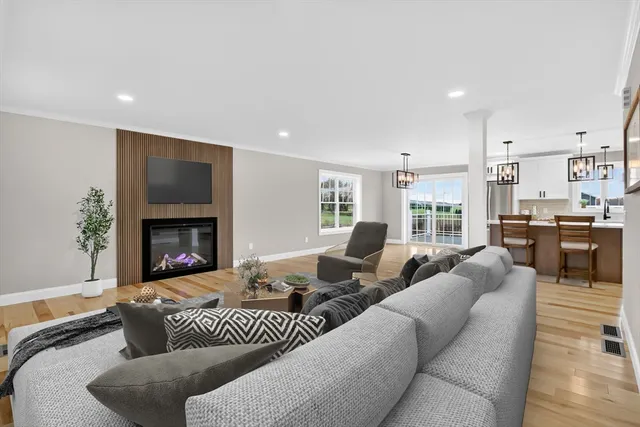 $699,999 | 42 East Street, Granby, MA 01033