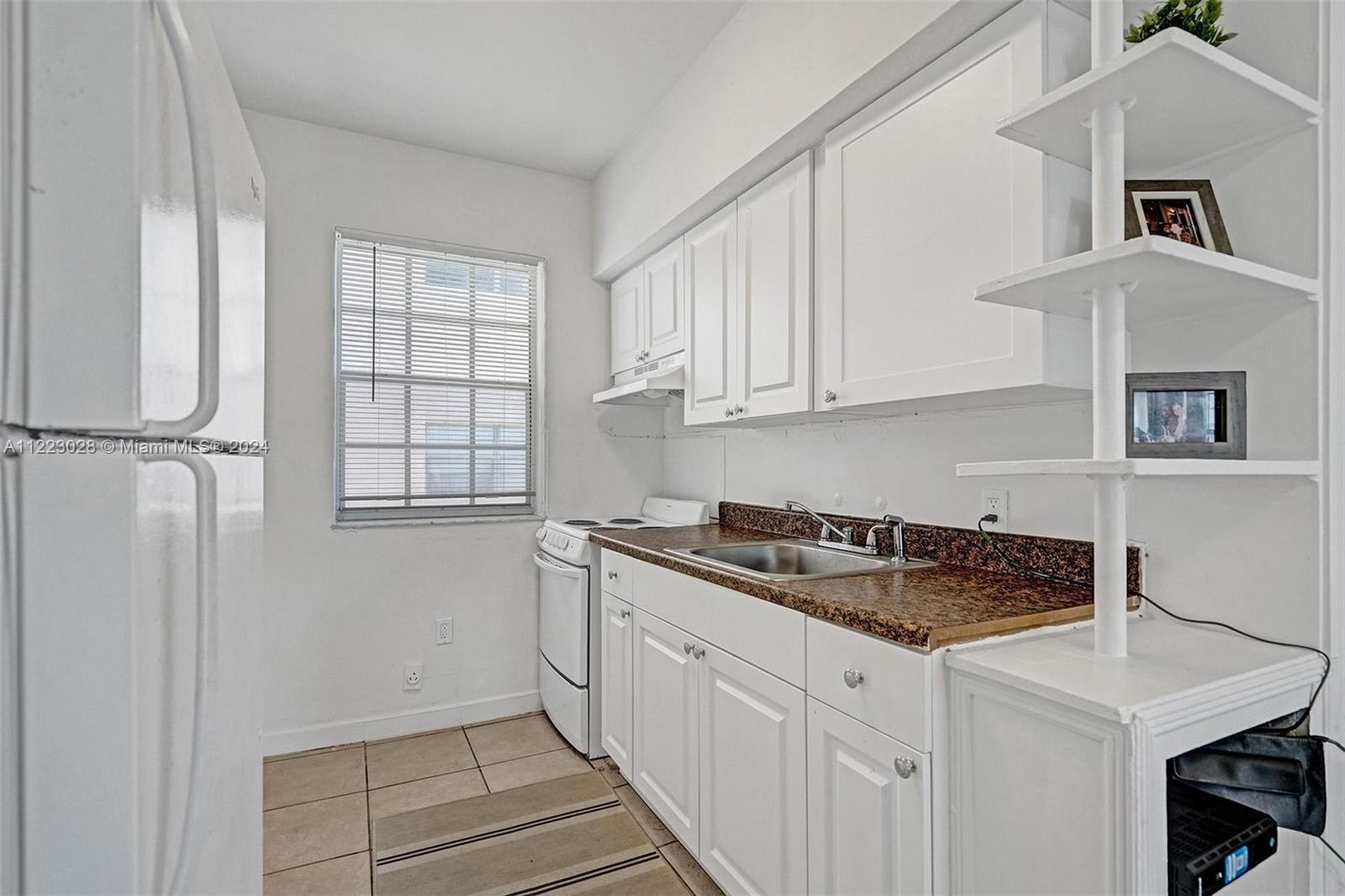 6860 Abbott Avenue Miami Beach, FL 33141 - Photo 11 of 41