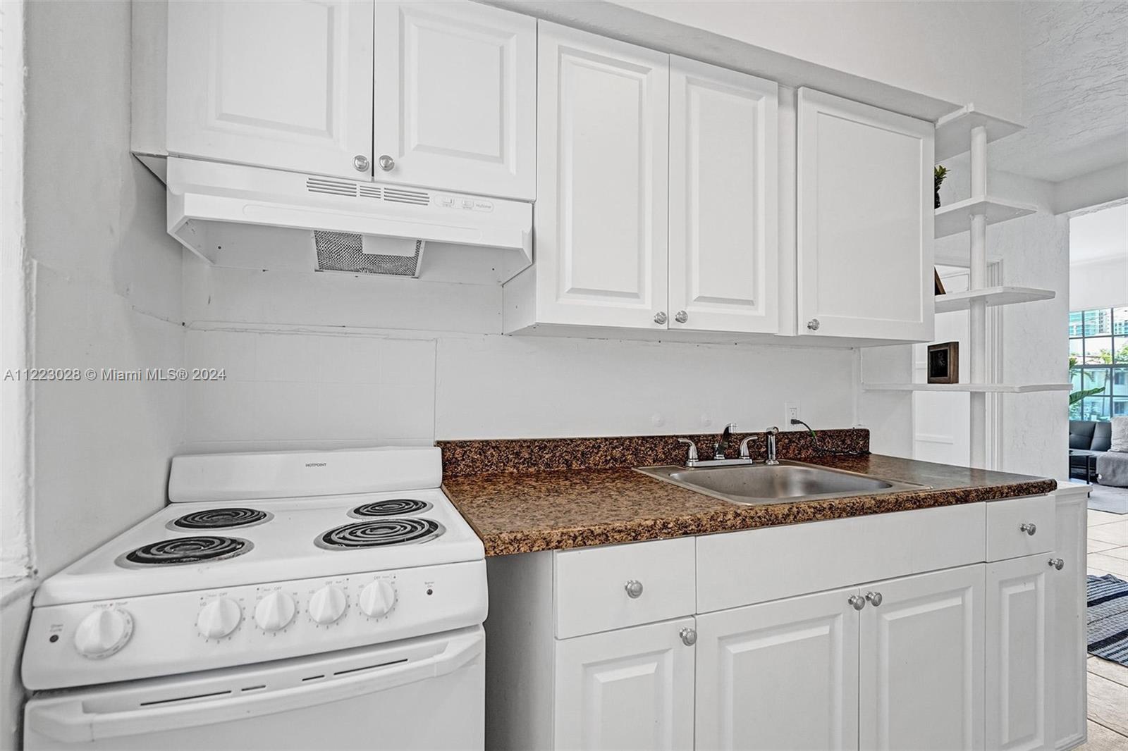 6860 Abbott Avenue Miami Beach, FL 33141 - Photo 13 of 41