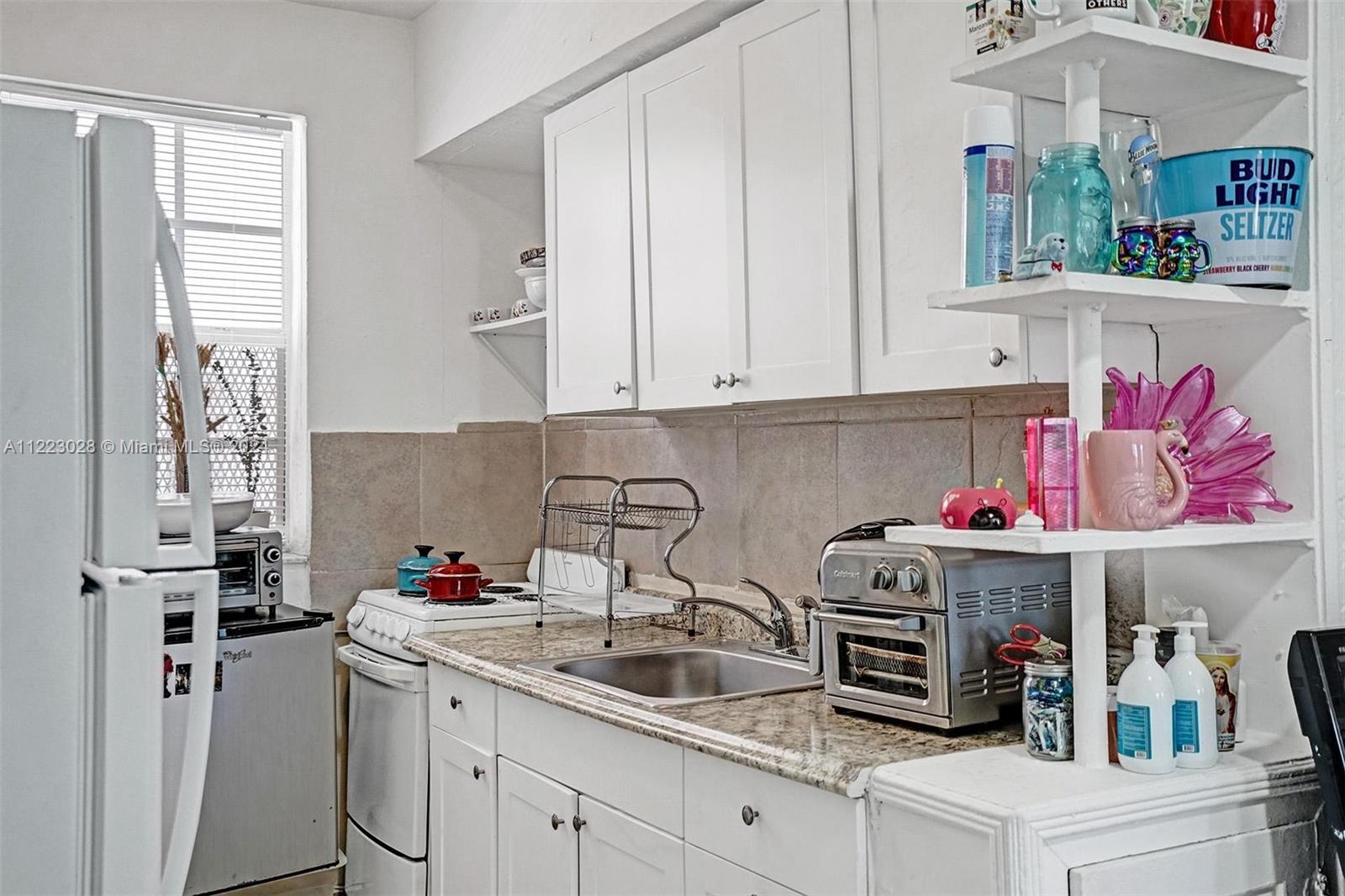 6860 Abbott Avenue Miami Beach, FL 33141 - Photo 27 of 41