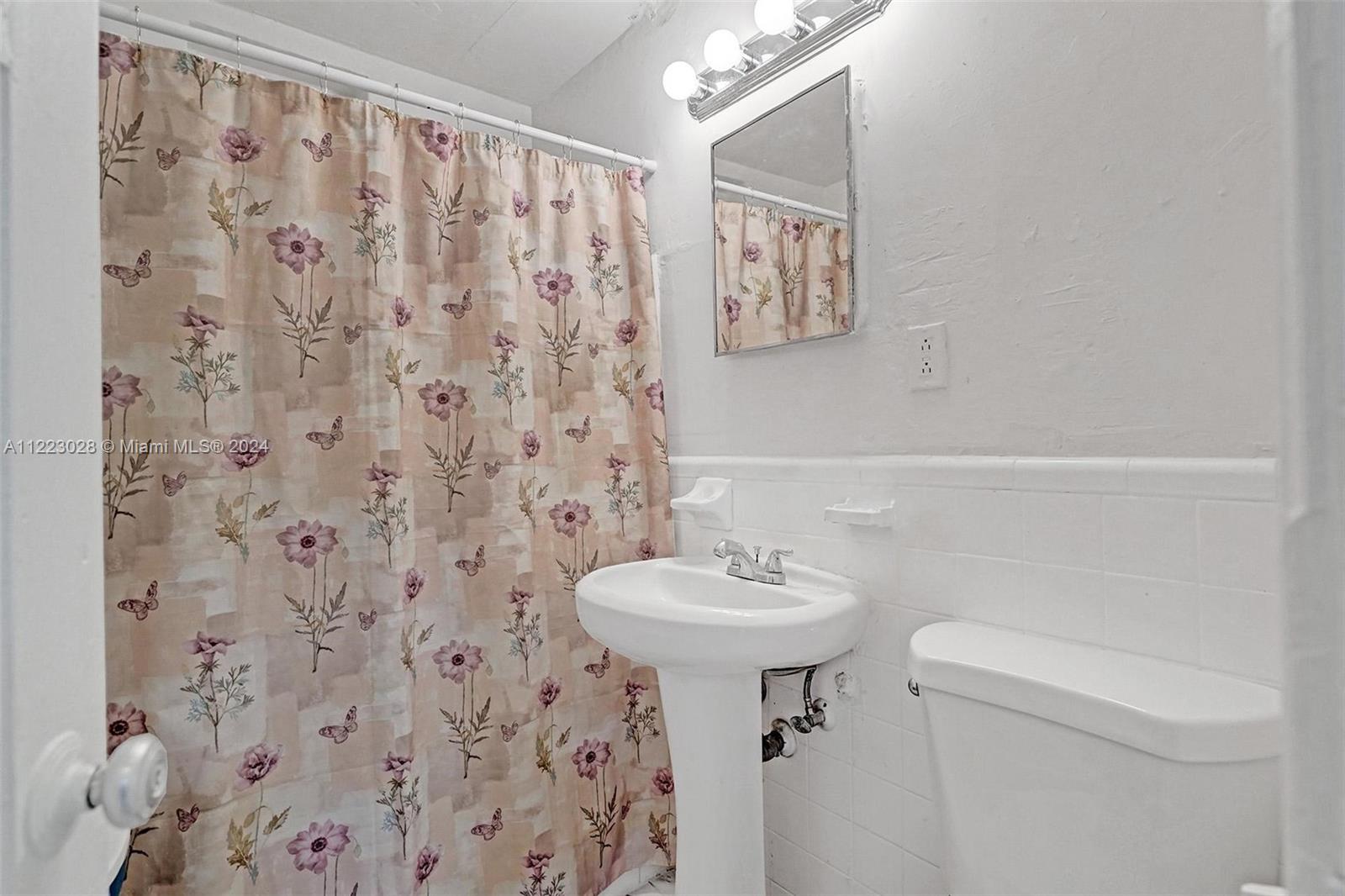 6860 Abbott Avenue Miami Beach, FL 33141 - Photo 31 of 41