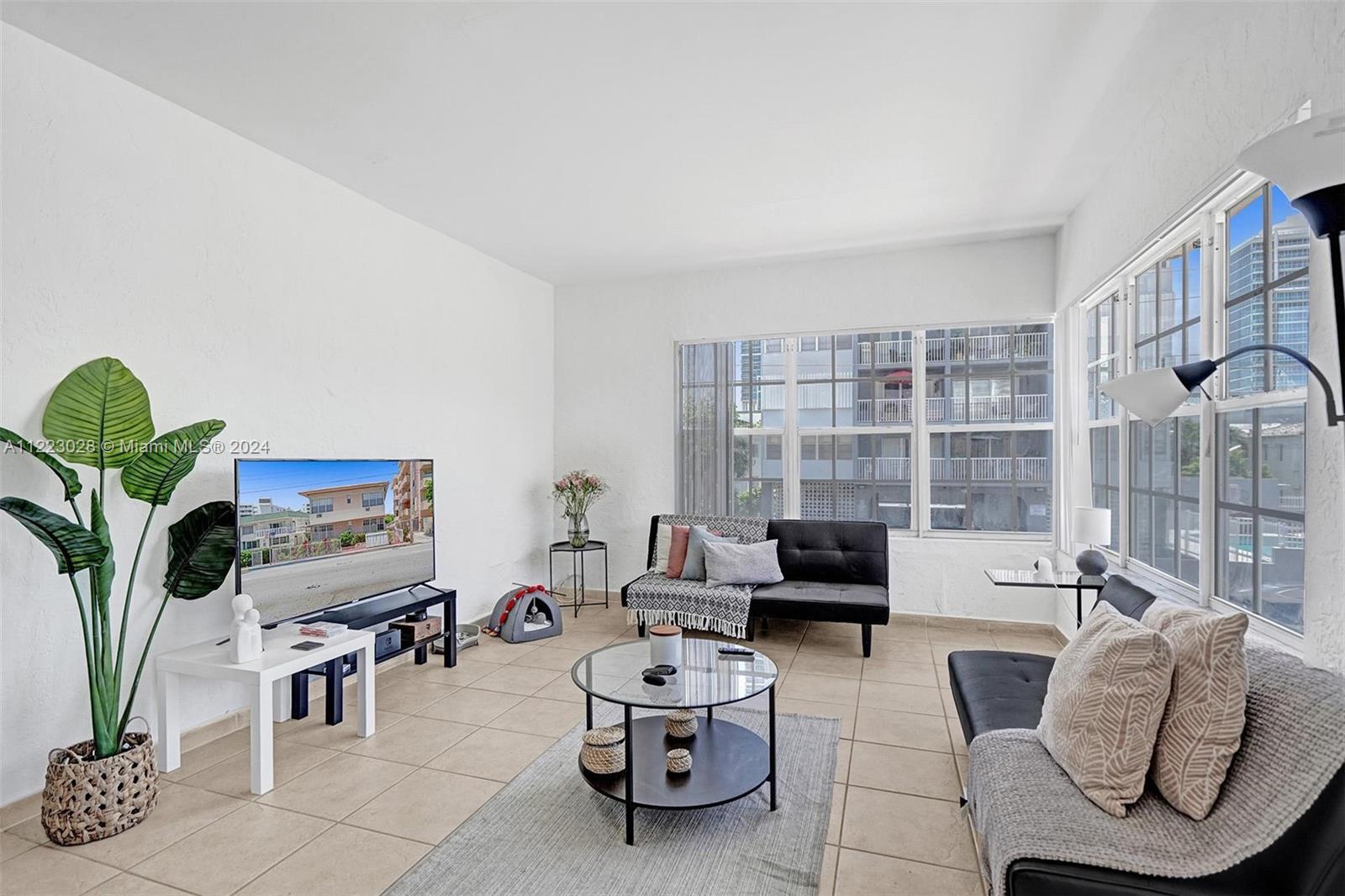 6860 Abbott Avenue Miami Beach, FL 33141 - Photo 6 of 41