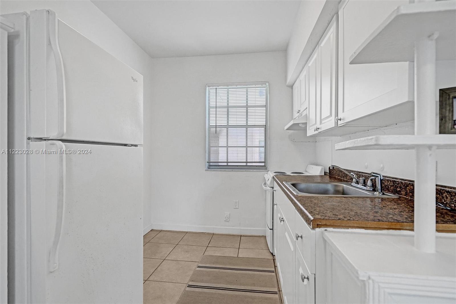 6860 Abbott Avenue Miami Beach, FL 33141 - Photo 10 of 41