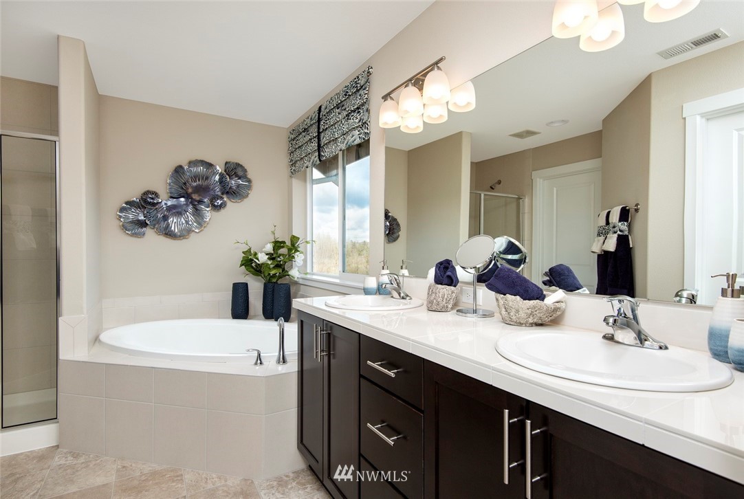 18912 124th Avenue Southeast Renton, WA 98058 - Photo 8 of 20 Gallery Image 8