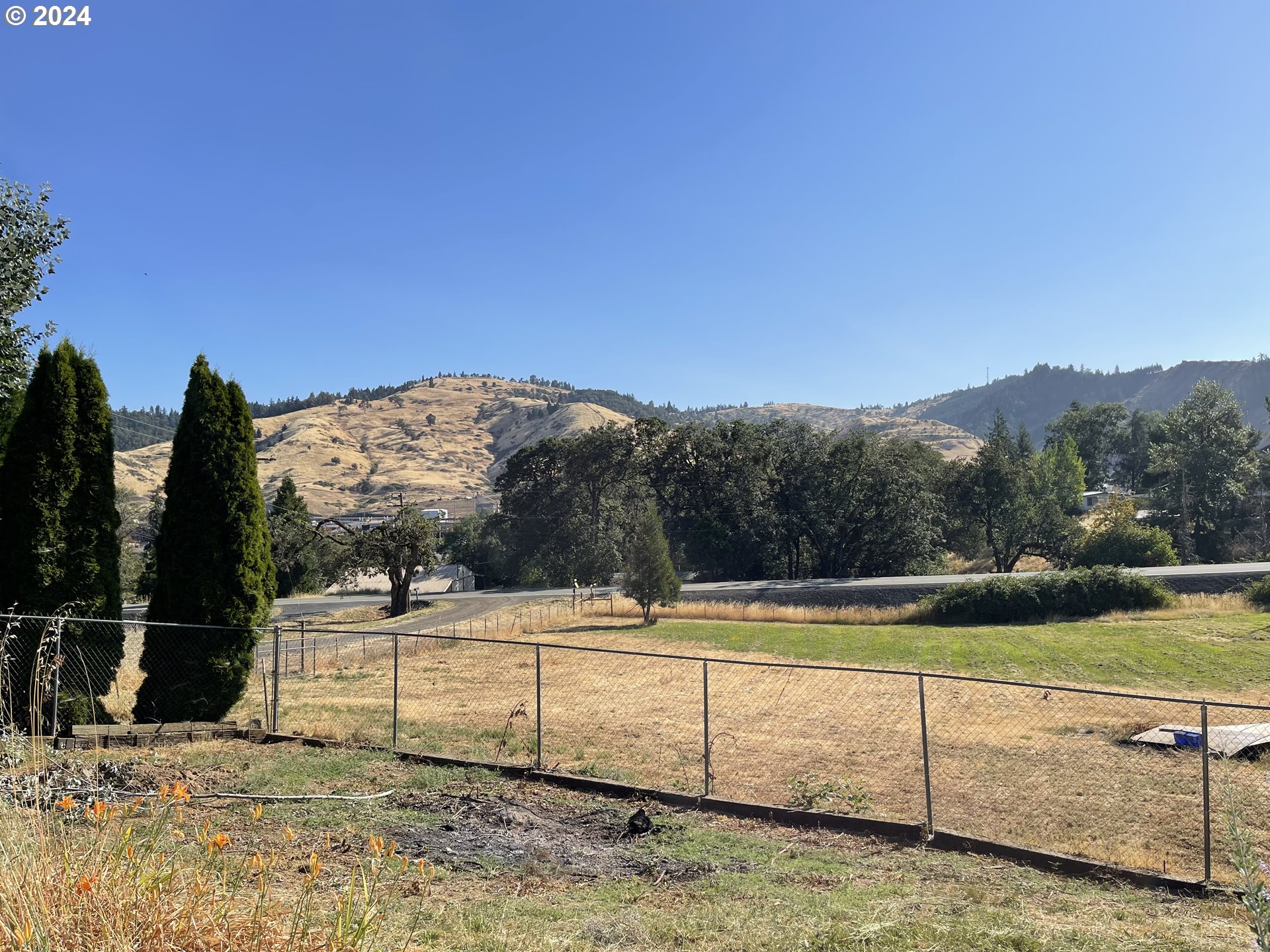 1207 Willis Creek Road Winston, OR 97496 - Photo 4 of 47 Gallery Image 4