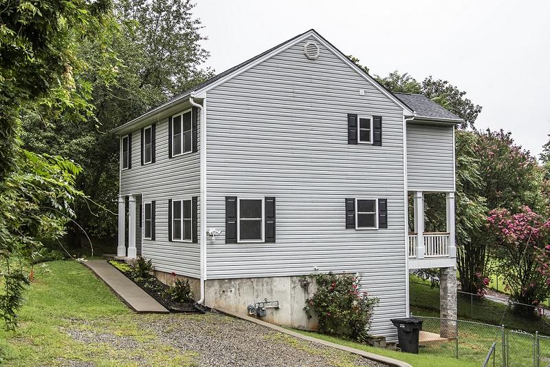 5928 Brahma Road Roanoke, VA 24018 - Photo 4 of 38 IMG_0907e