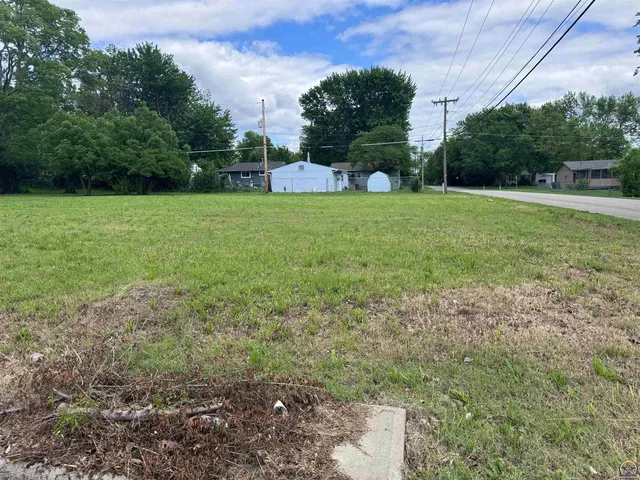 $9,000 | 3150 Southeast Michigan Avenue, Topeka, KS 66605