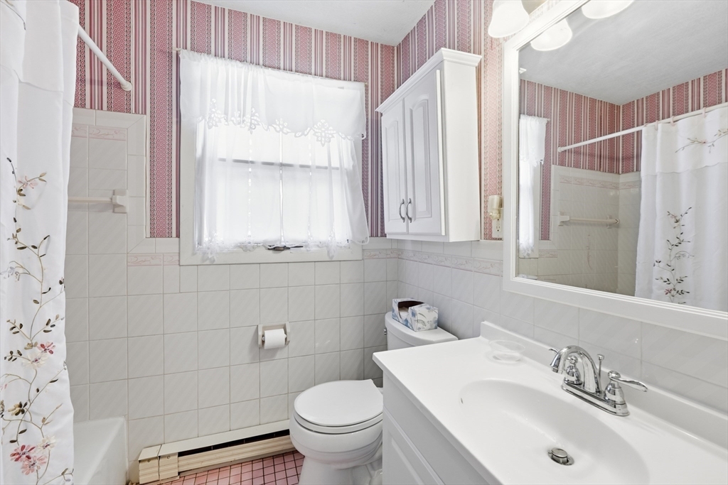 66 Pierce Road West Brookfield, MA 01585 - Photo 20 of 33