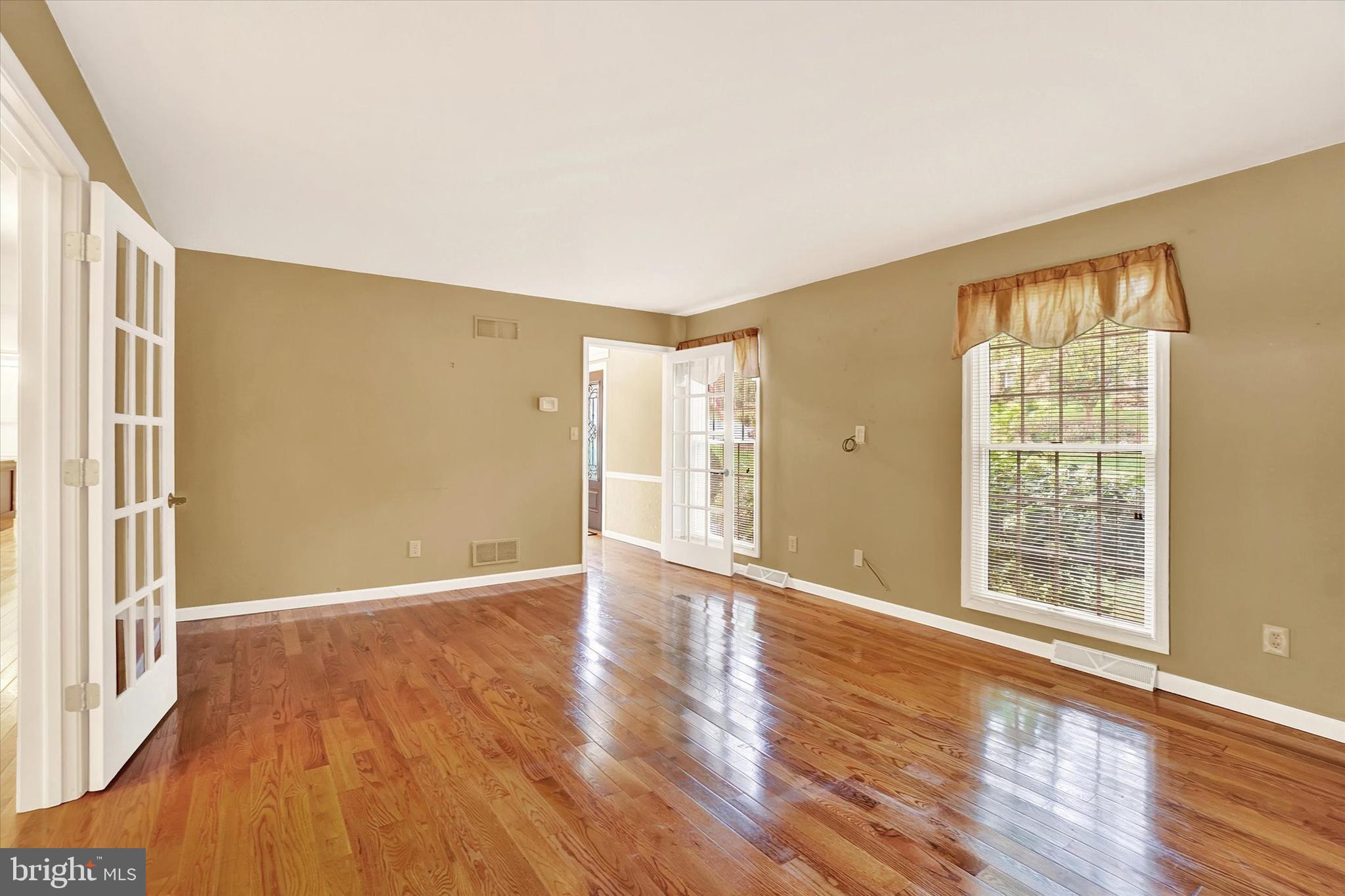 3657 Cimmeron Road York, PA 17402 - Photo 5 of 43 Gallery Image 5
