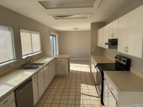 $1,750 | 8030 Chestnut Barr Drive, Converse, TX 78109
