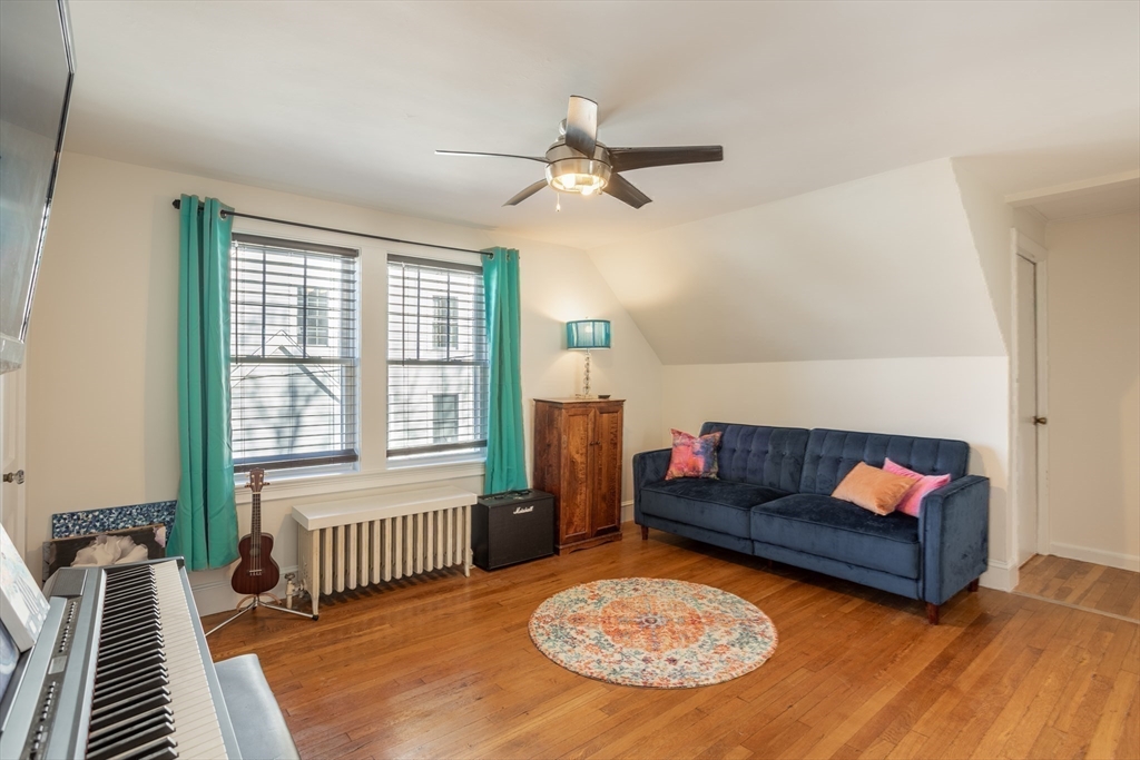 28 Robinwood Road Dedham, MA 02026 - Photo 18 of 34 Gallery Image 18
