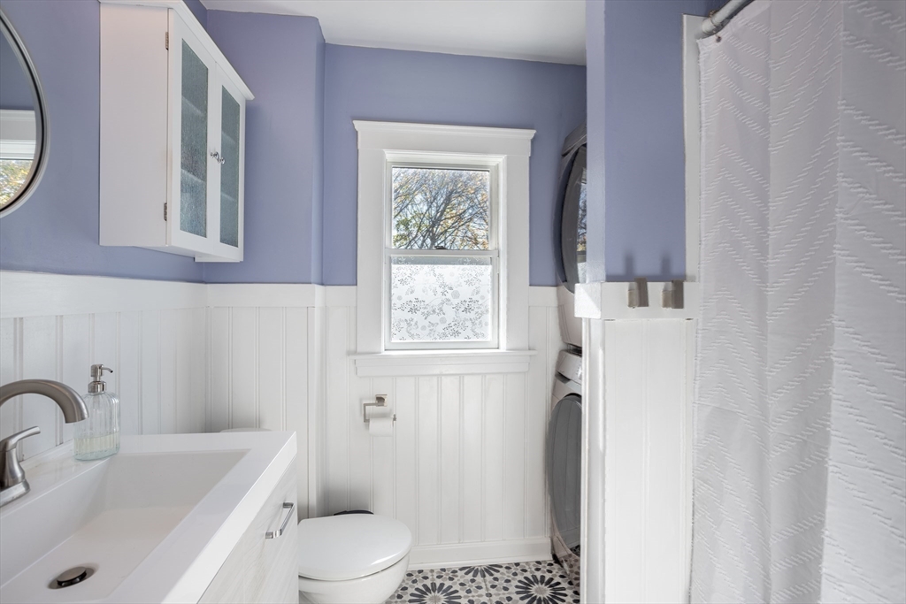 28 Robinwood Road Dedham, MA 02026 - Photo 24 of 34 Gallery Image 24