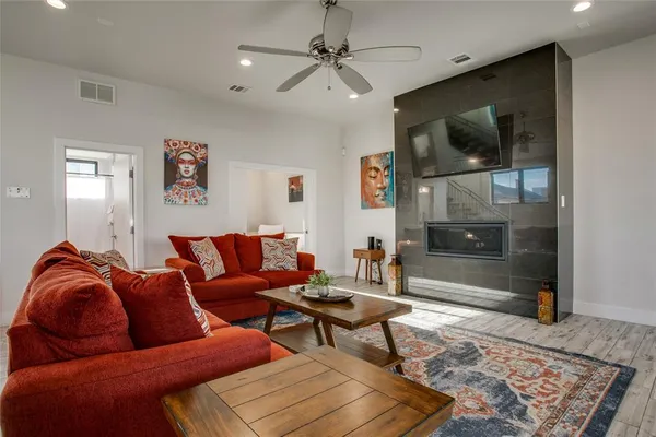 $550,000 | 410 Melba Street, Unit 4, Dallas, TX 75208