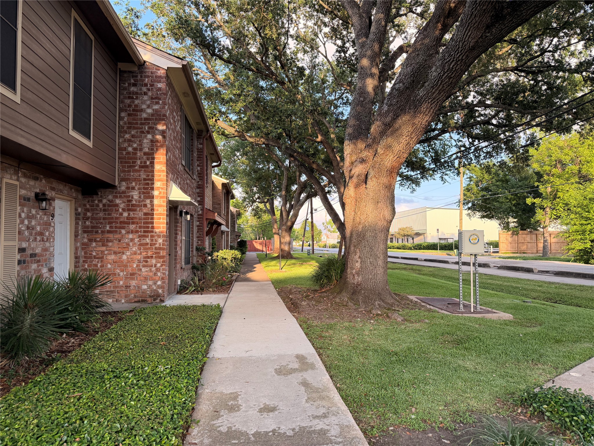 5218 Milwee Street, Unit 6 Houston, TX 77092 - Photo 13 of 14 Unit faces street, easy access