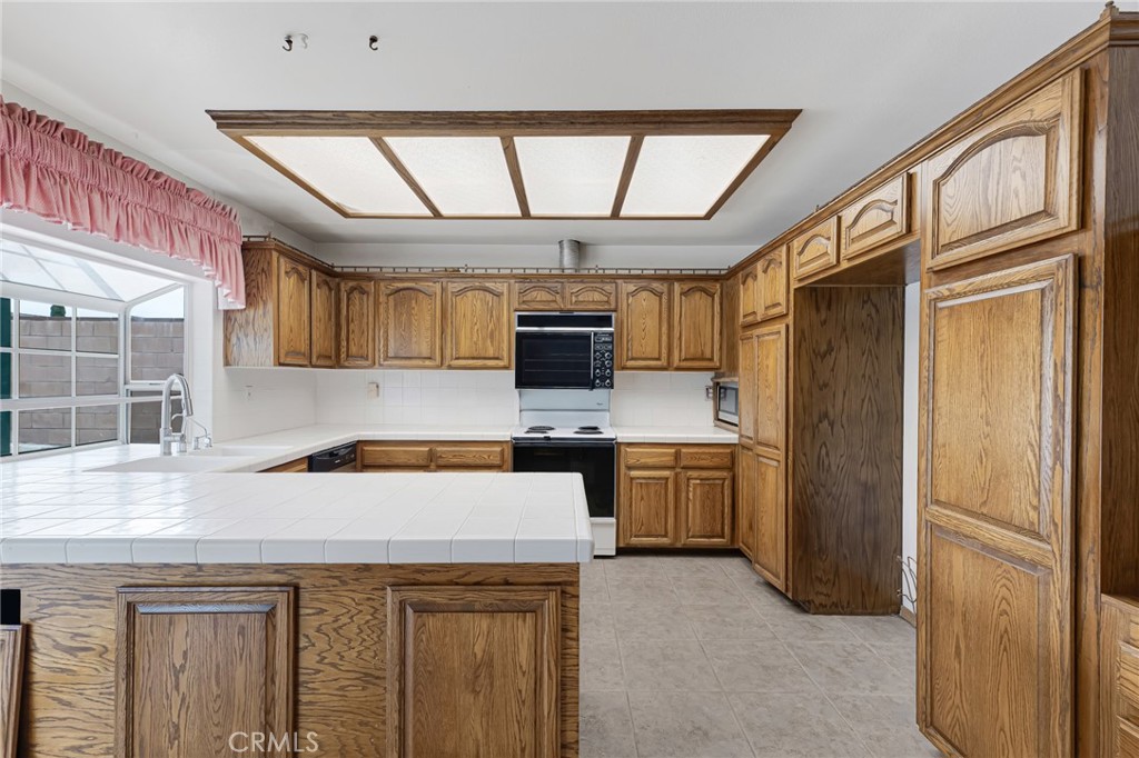 2125 Ecroyd Avenue Simi Valley, CA 93063 - Photo 14 of 23