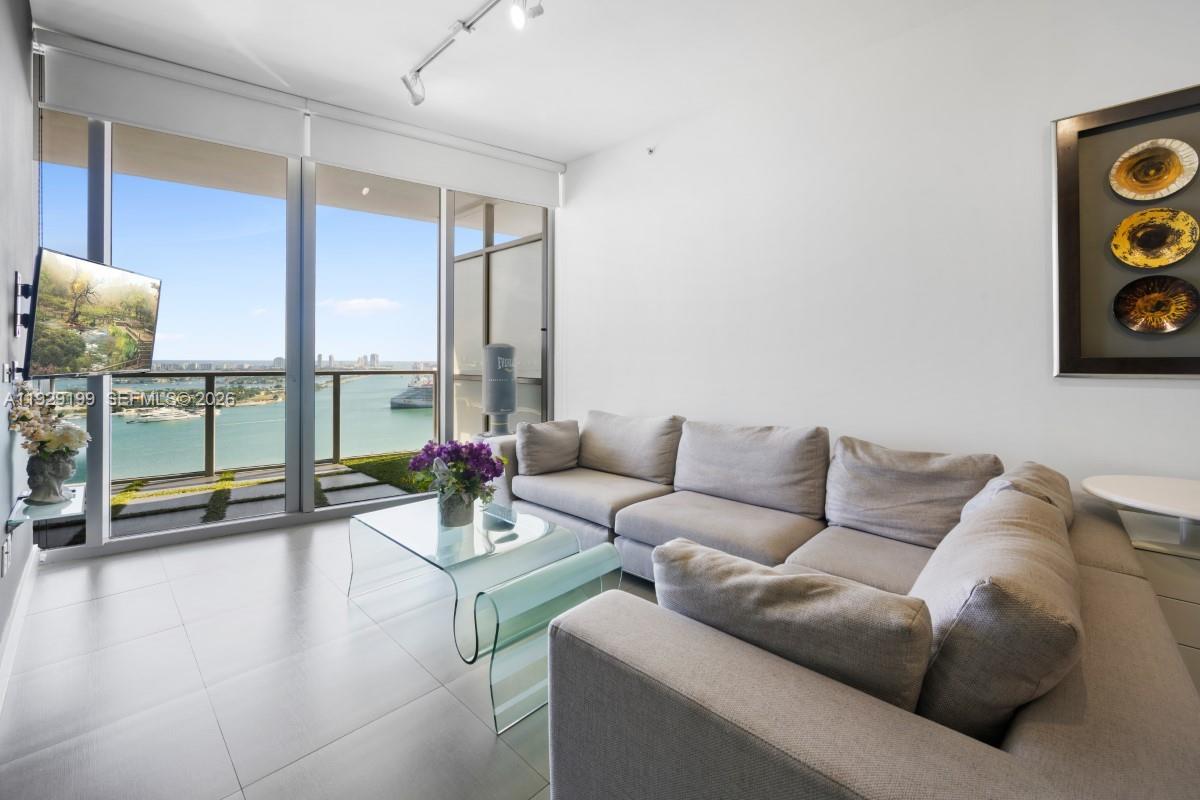 1100 Biscayne Boulevard, Unit 3104 Miami, FL 33132 - Photo 5 of 21