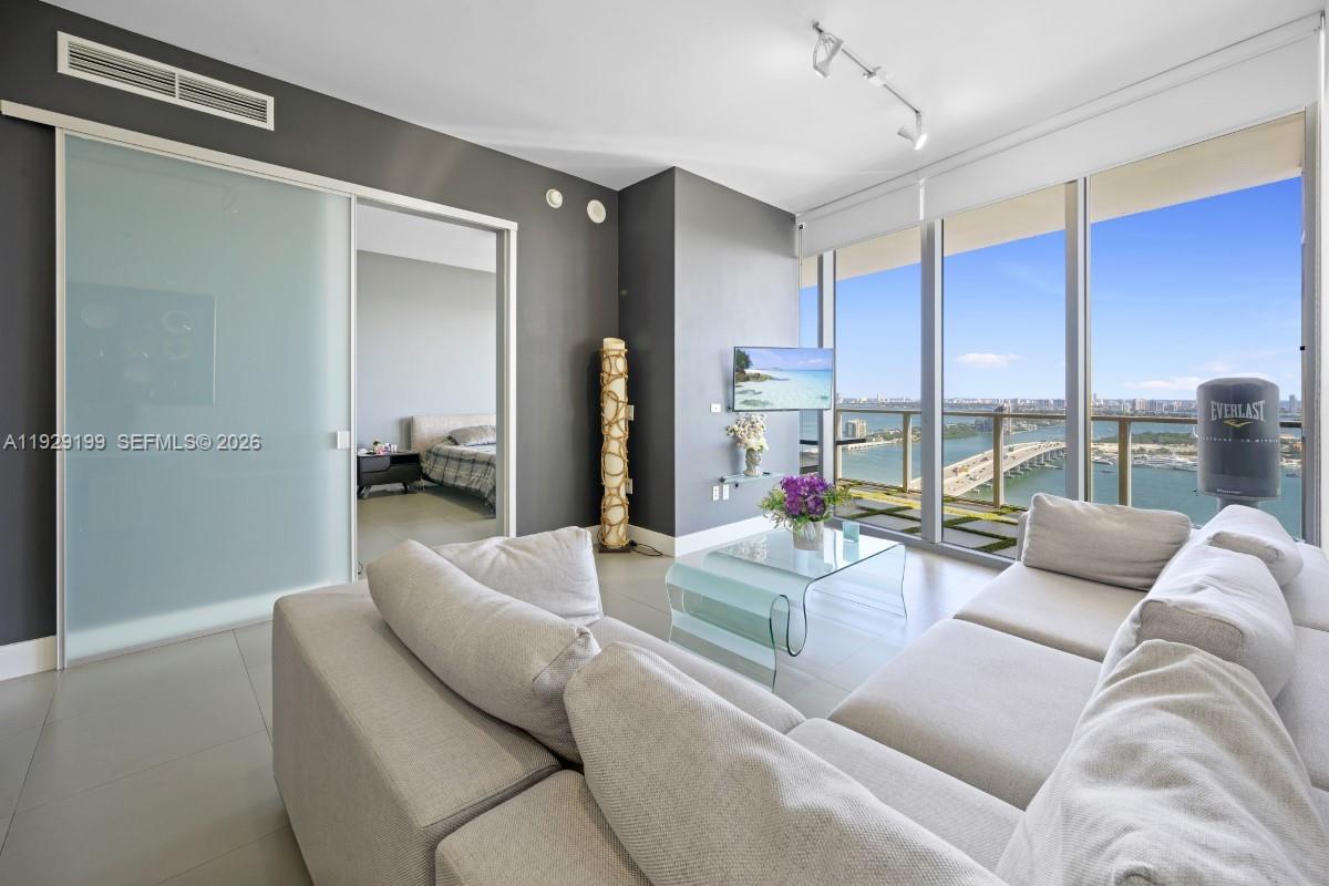 1100 Biscayne Boulevard, Unit 3104 Miami, FL 33132 - Photo 6 of 21