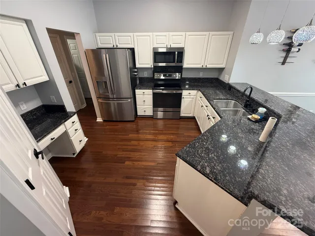 $2,300 | 7507 Reedy Creek Road, Charlotte, NC 28215