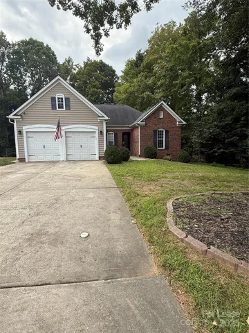 $2,300 | 7507 Reedy Creek Road, Charlotte, NC 28215