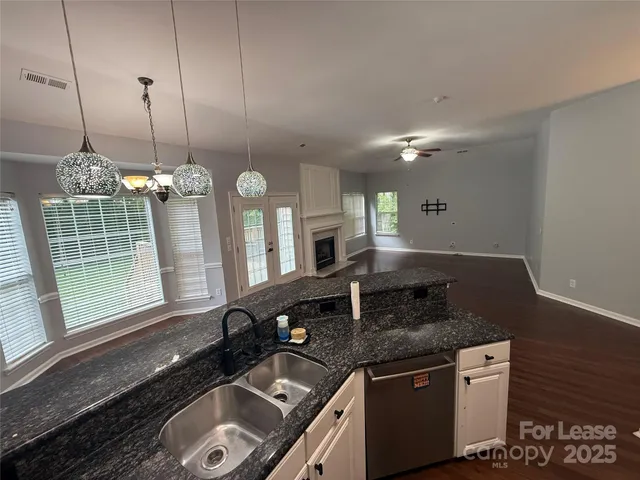 $2,300 | 7507 Reedy Creek Road, Charlotte, NC 28215