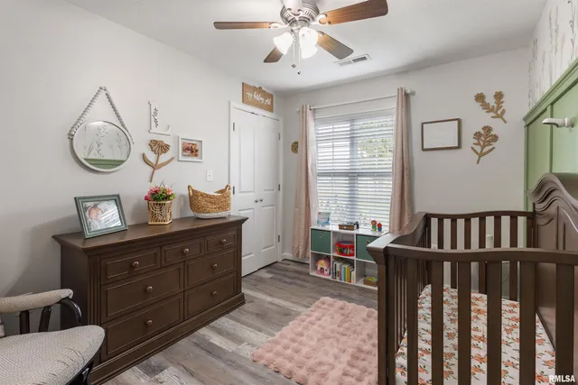 $279,900 | 21 Brookside Lane, De Soto, IL 62924