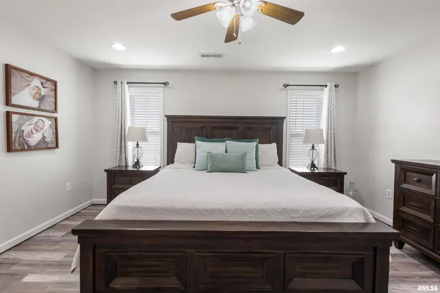 $279,900 | 21 Brookside Lane, De Soto, IL 62924