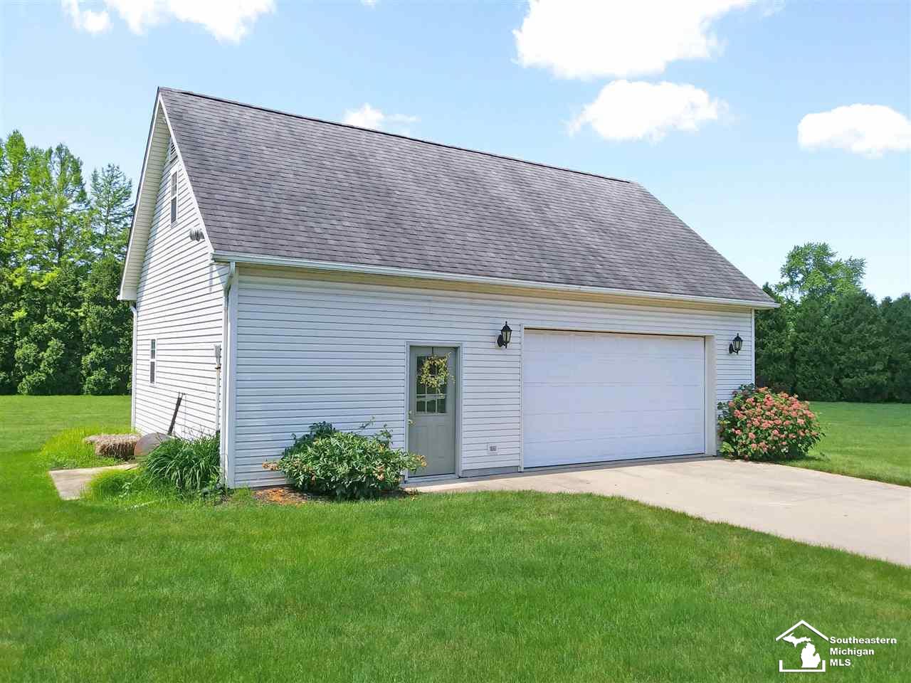 3093 West Erie Road Temperance, MI 48182 - Photo 4 of 20
