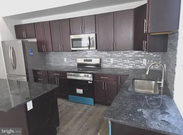 $2,300 | 514 Ryers Avenue, Unit B, Cheltenham, PA 19012