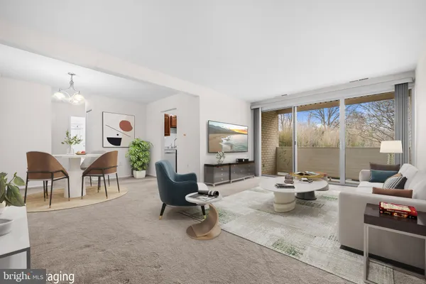 $240,000 | 5606 Bloomfield Drive, Unit 104, Alexandria, VA 22312