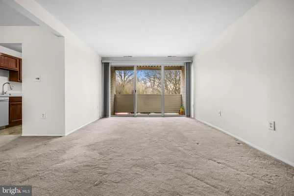 $240,000 | 5606 Bloomfield Drive, Unit 104, Alexandria, VA 22312