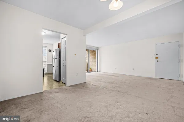 $240,000 | 5606 Bloomfield Drive, Unit 104, Alexandria, VA 22312