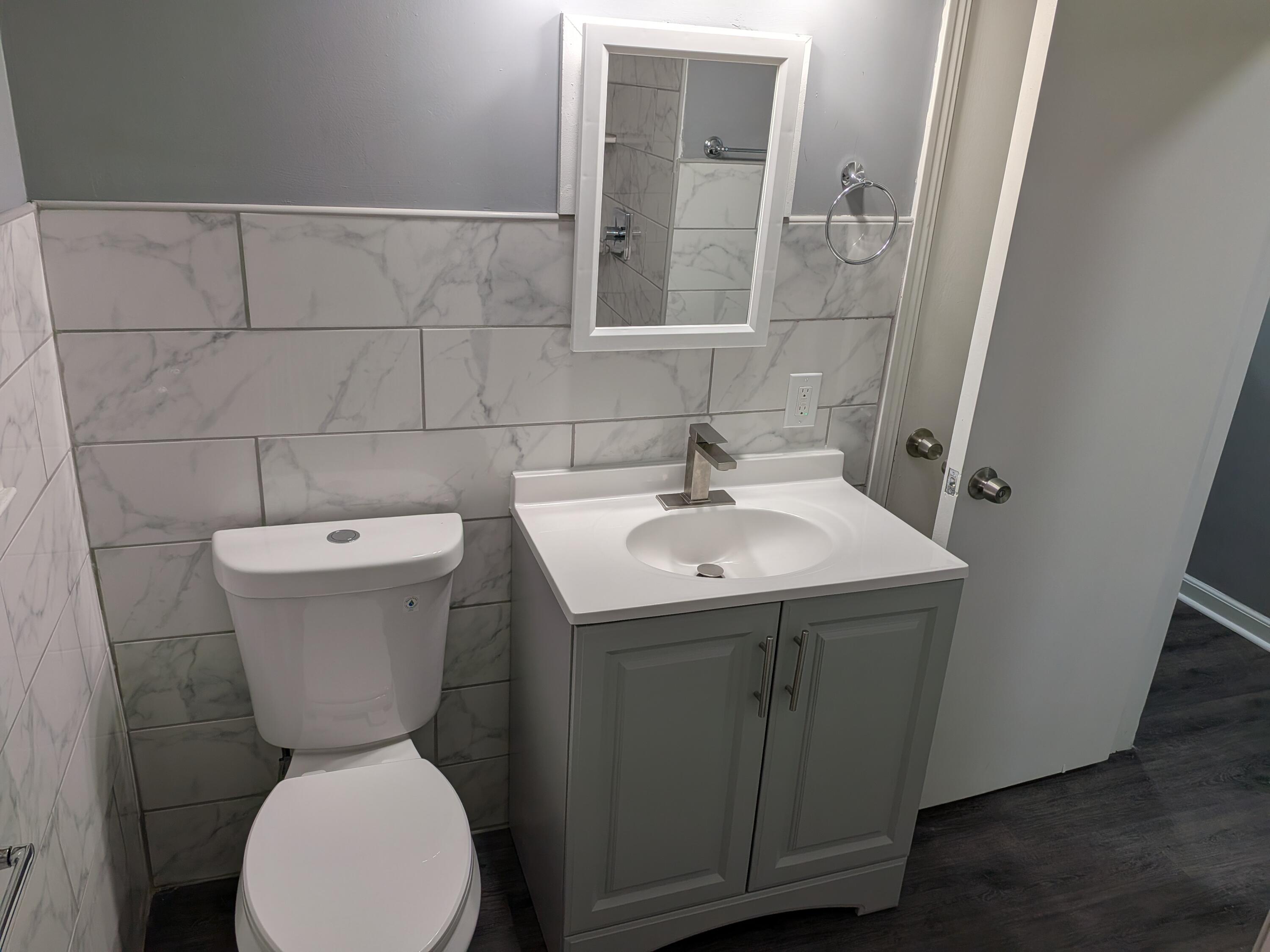 5817 North 91st Street Milwaukee, WI 53225 - Photo 14 of 29 Full bath_2