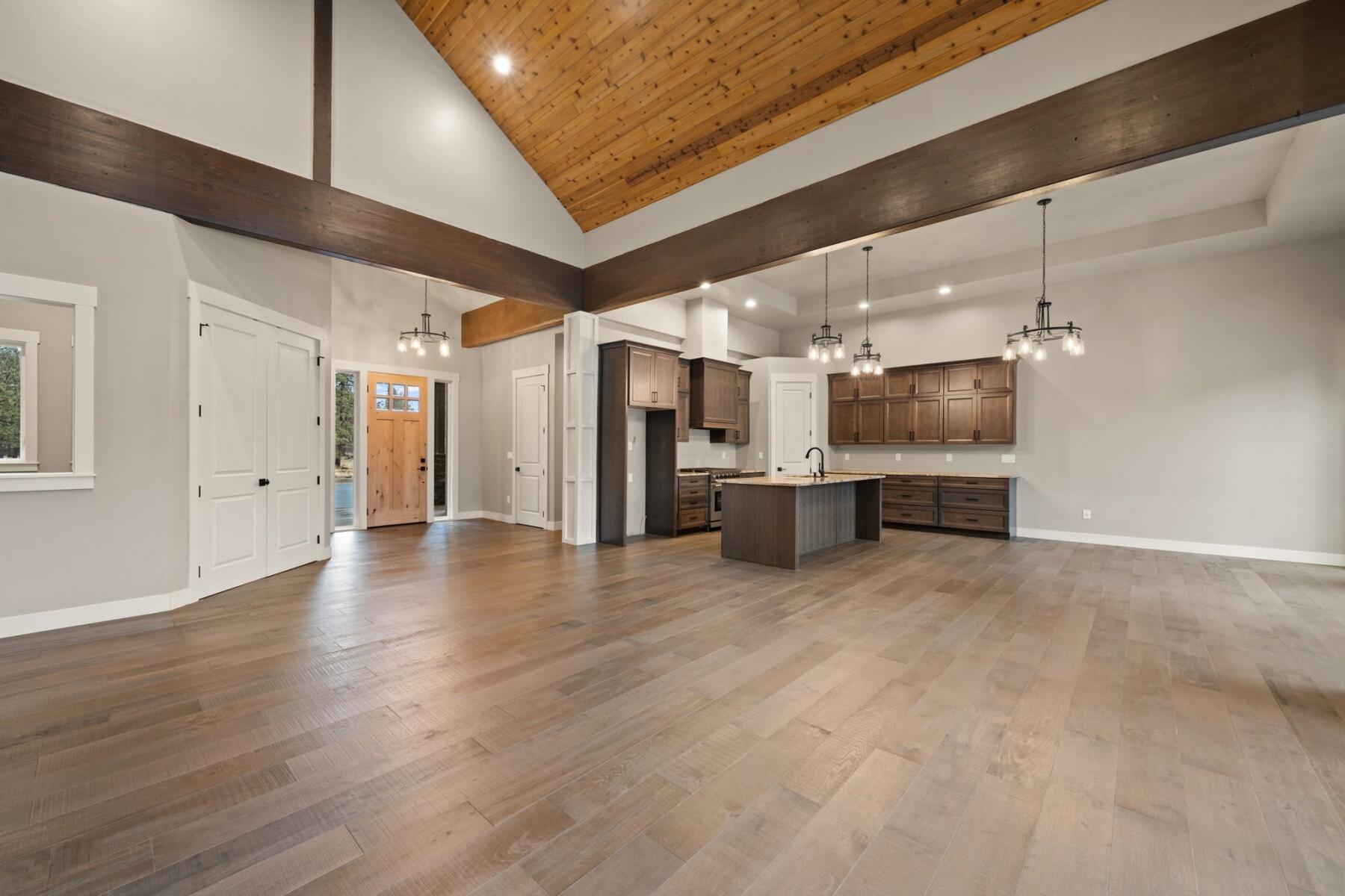 60201 Sunset View Drive Bend, OR 97702 - Photo 9 of 51 batch_4-web-or-mls-Riley Visuals-4
