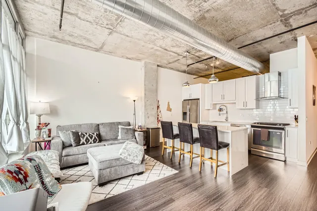 $2,700 | 50 East 16th Street, Unit 1111, Chicago, IL 60616