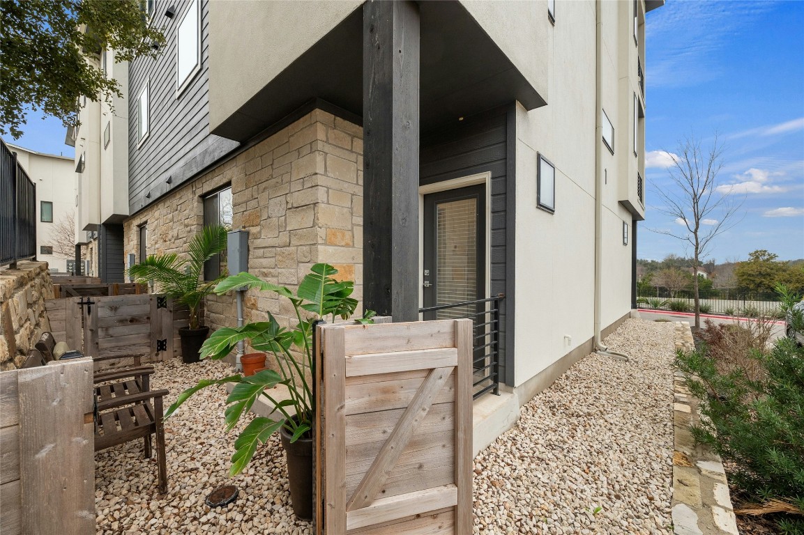 2050 Lohmans Spur Road, Unit 101 Lakeway, TX 78738 - Photo 24 of 31