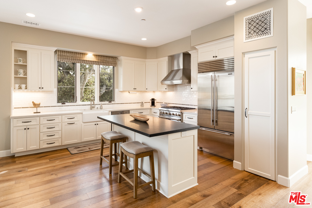 1284 Coast Village Road Montecito, CA 93108 - Photo 5 of 23 Gallery Image 5