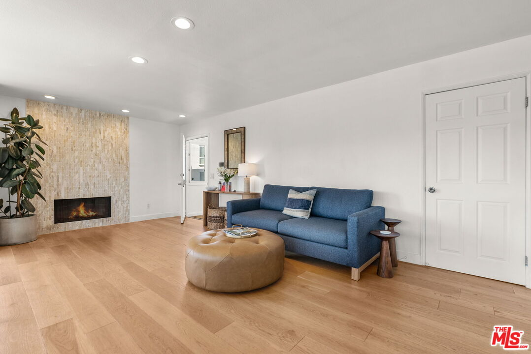 29 Lighthouse Street, Unit 2 Marina del Rey, CA 90292 - Photo 11 of 46