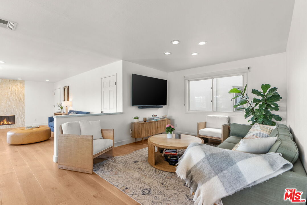 29 Lighthouse Street, Unit 2 Marina del Rey, CA 90292 - Photo 24 of 46