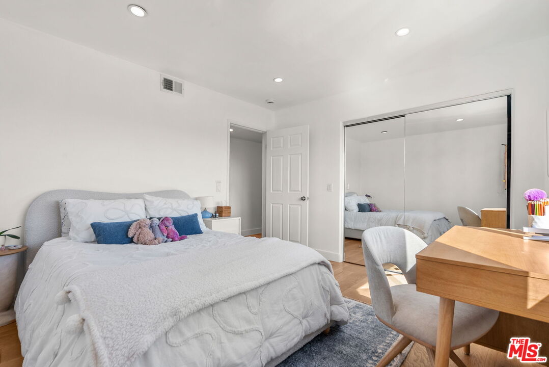 29 Lighthouse Street, Unit 2 Marina del Rey, CA 90292 - Photo 32 of 46