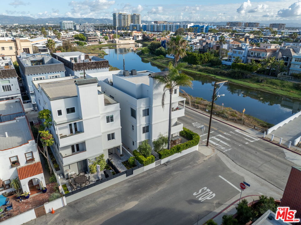 29 Lighthouse Street, Unit 2 Marina del Rey, CA 90292 - Photo 40 of 46