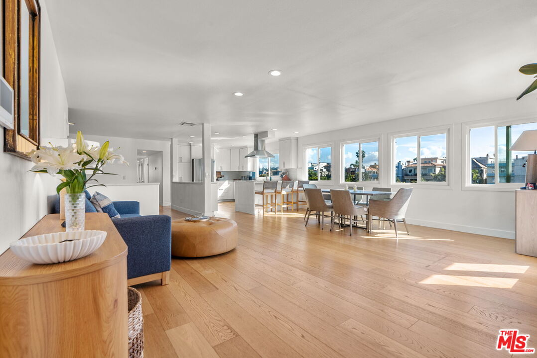 29 Lighthouse Street, Unit 2 Marina del Rey, CA 90292 - Photo 7 of 46