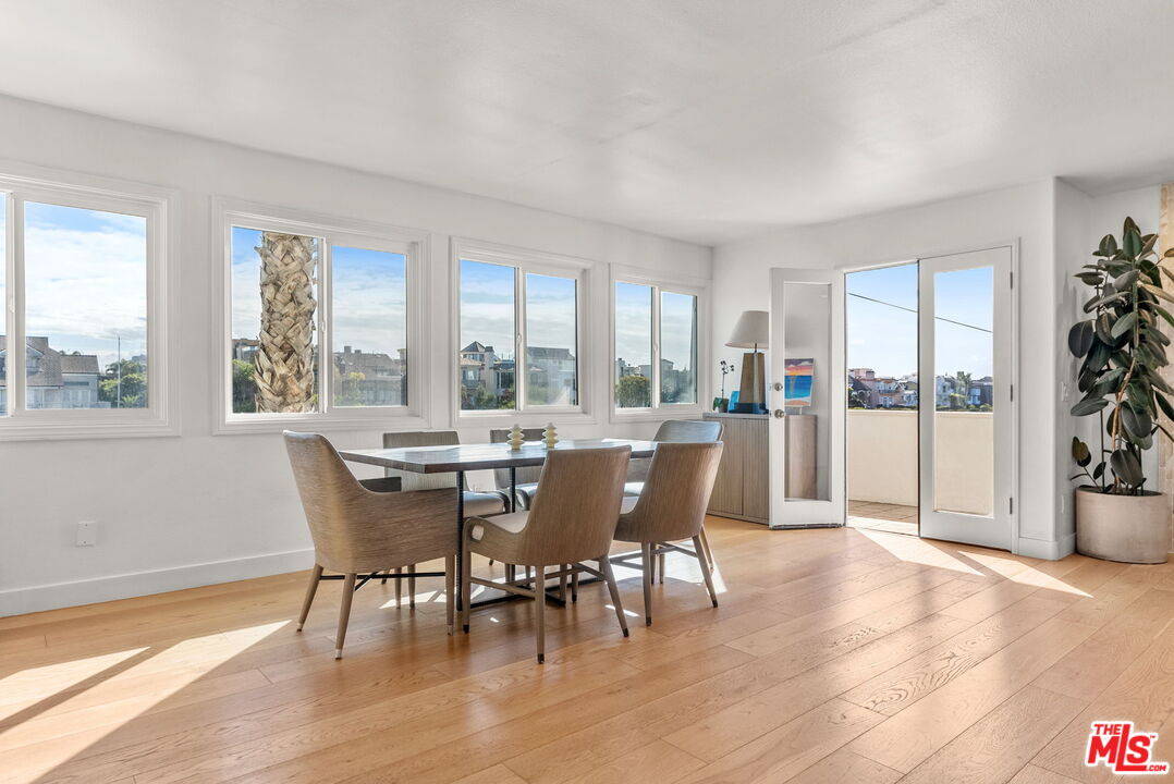 29 Lighthouse Street, Unit 2 Marina del Rey, CA 90292 - Photo 9 of 46