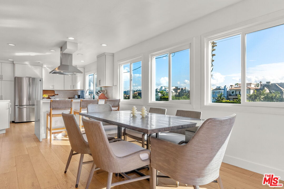 29 Lighthouse Street, Unit 2 Marina del Rey, CA 90292 - Photo 9 of 46